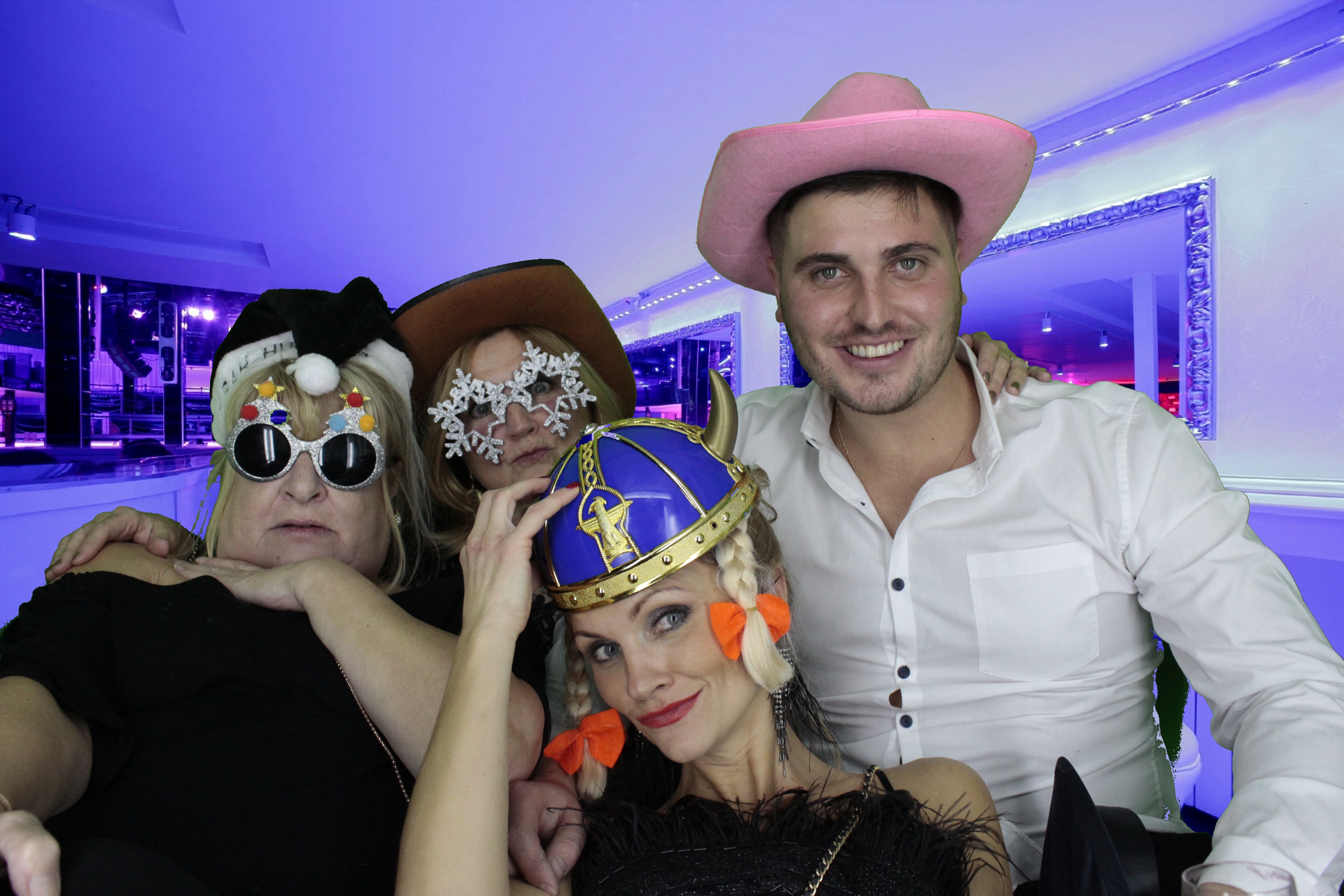 Christine's 60th Birthday | View more photos from the event at gallery.myphotoboothexperience.co.uk/u/MyPhotoBoothExperienceLtd/Christines-60th-Birthday